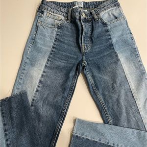BDG Jessie Relaxed Straight Mid Rise Jeans 26 L32